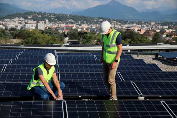 Pose de panneaux solaires à Genève